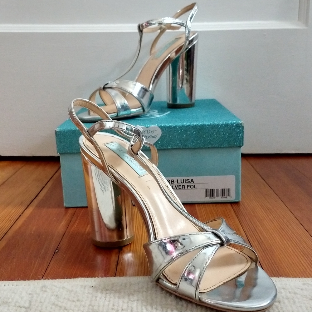 Funky, Chrome silver SB-Luisa heels by Betsey Johnson! Sz 8